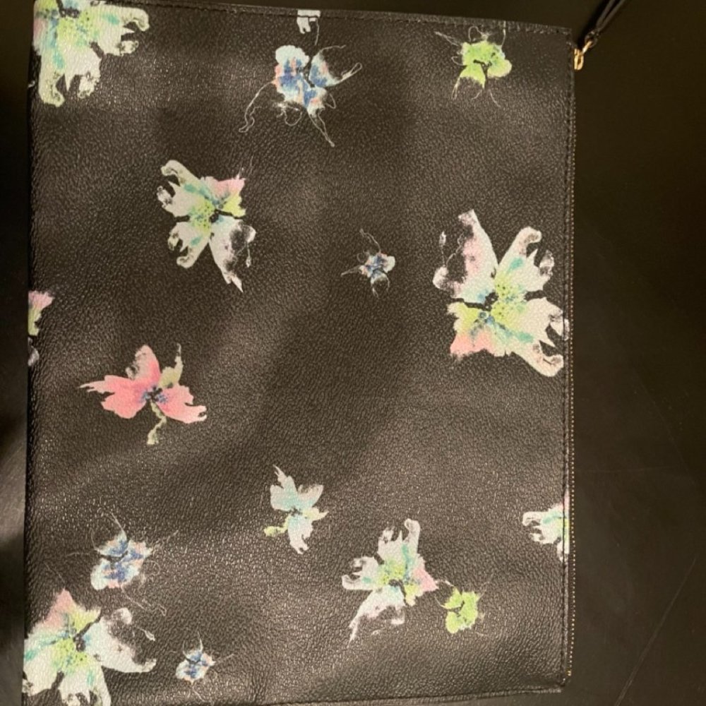 Adorable Banana Republic Pouch | Used Once | Floral Pattern